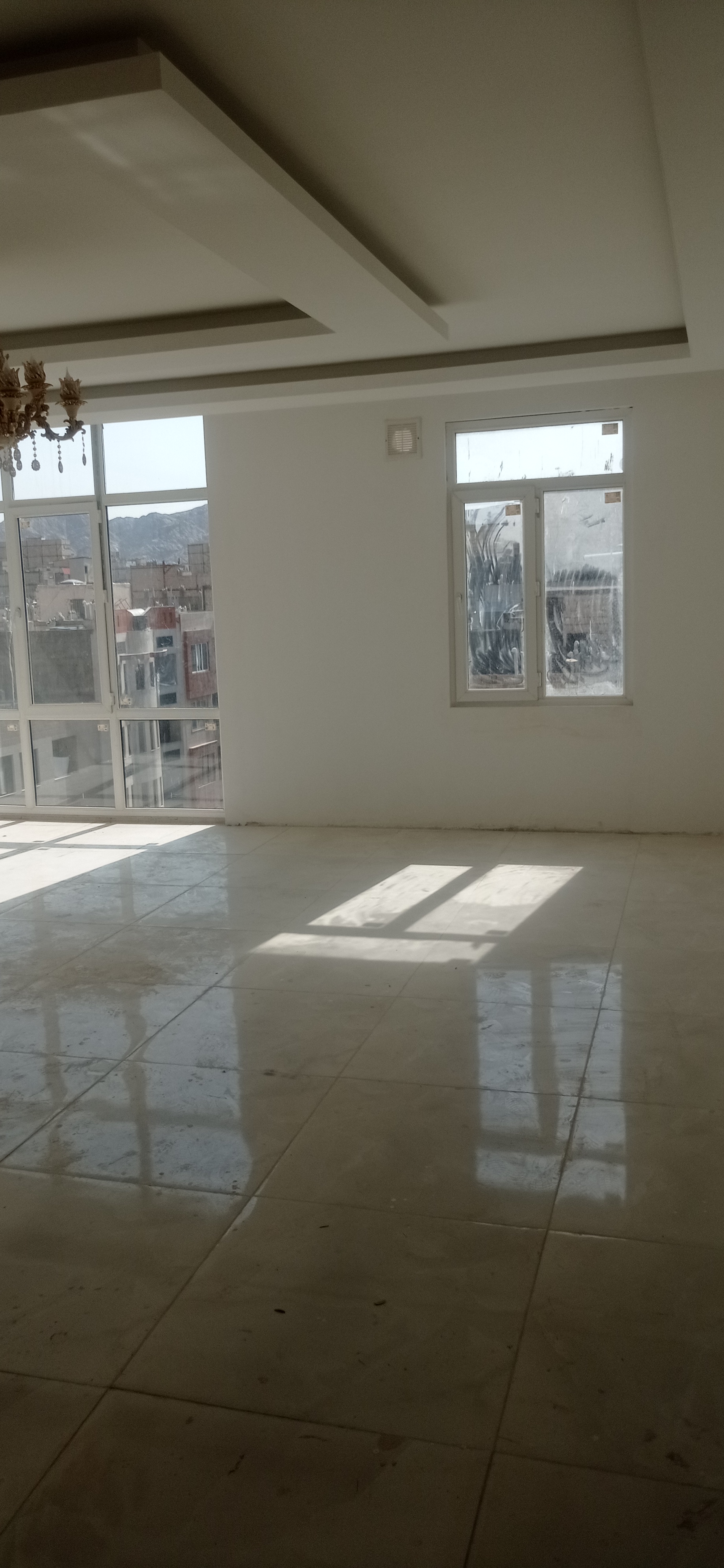 آپارتمان ۱۲۰مترصفر حاشیه سحر